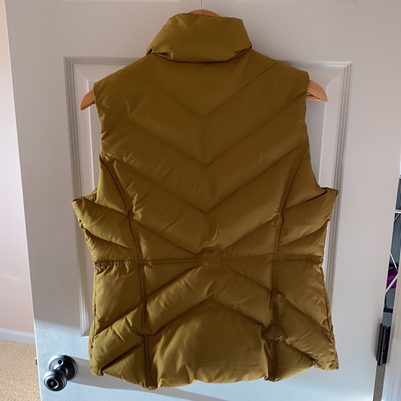 J.Crew Puffer Vest - Picture 3 of 3